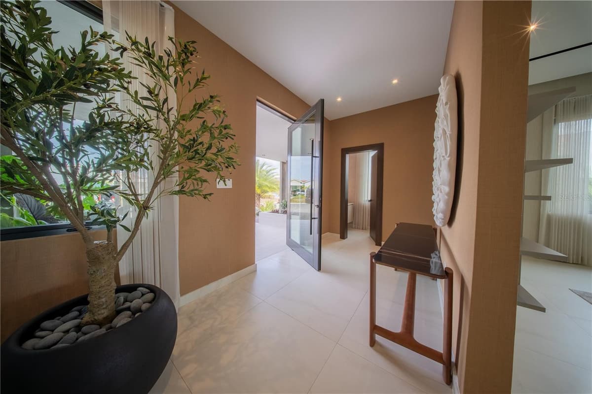 1 CORREDOR MIRALAGO — photo 7 of 82