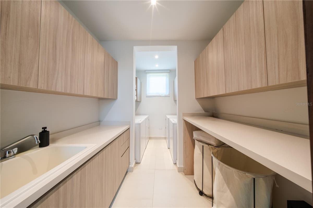 1 CORREDOR MIRALAGO — photo 69 of 82