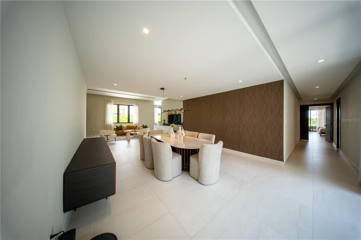 1 CORREDOR MIRALAGO — photo 26 of 82