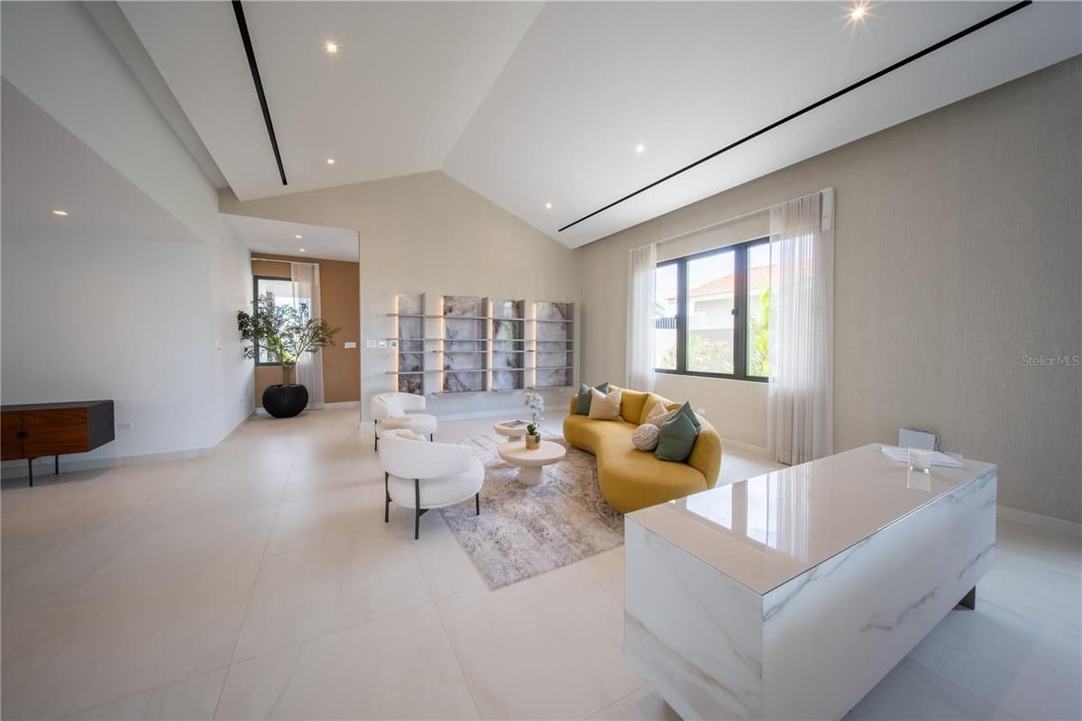1 CORREDOR MIRALAGO — photo 9 of 82