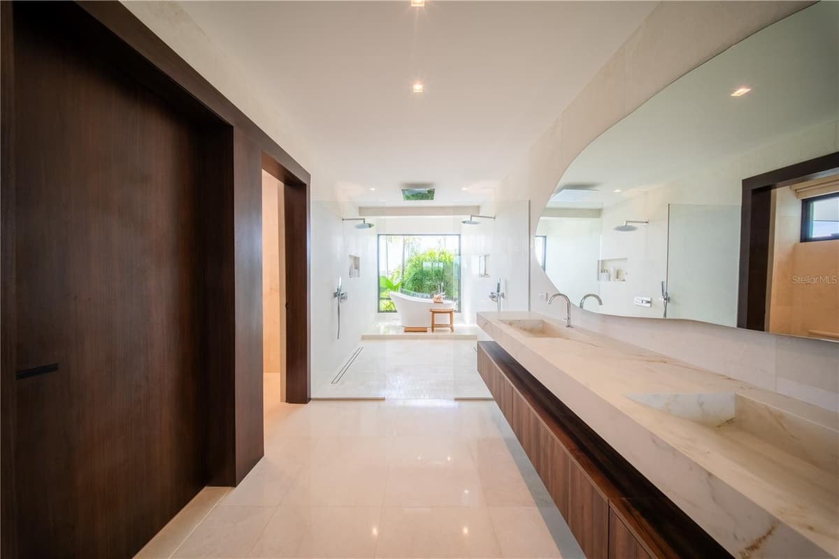 1 CORREDOR MIRALAGO — photo 40 of 82