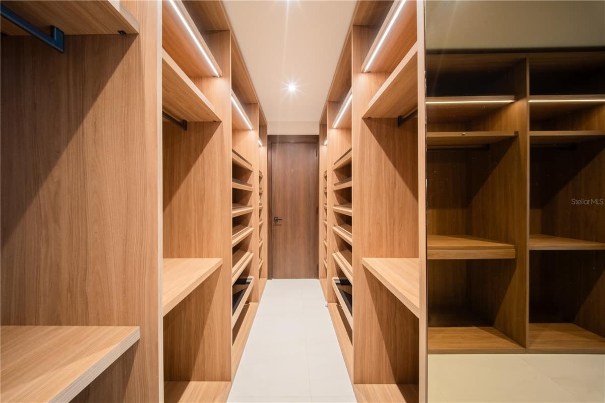 1 CORREDOR MIRALAGO — photo 48 of 82