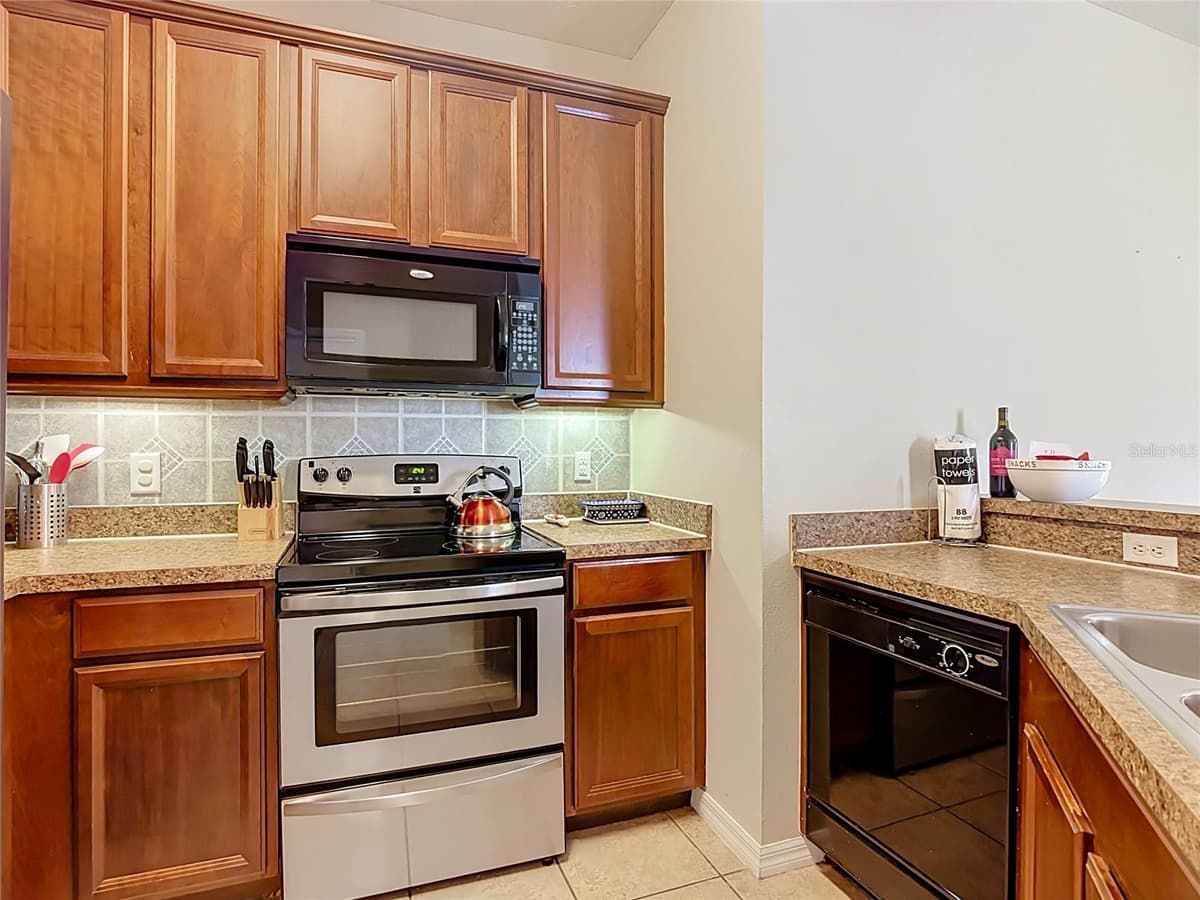 2742 OAKWATER DRIVE — photo 5 of 30