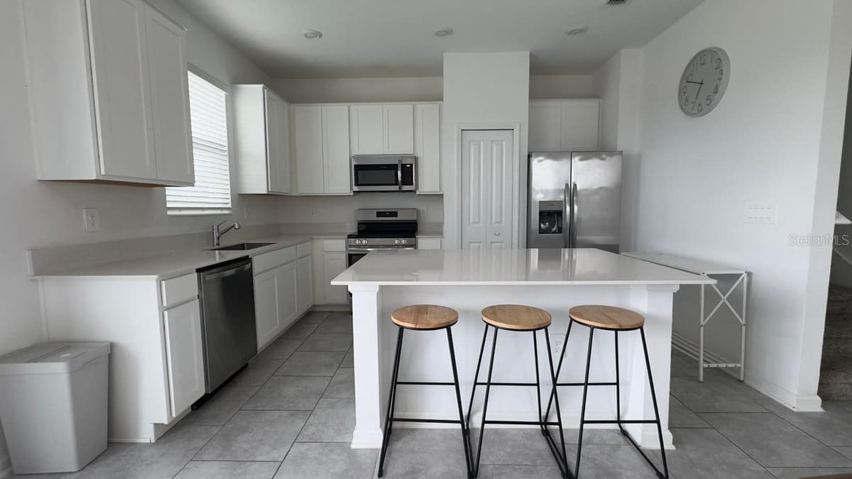 3255 LAURENT LOOP — photo 6 of 35