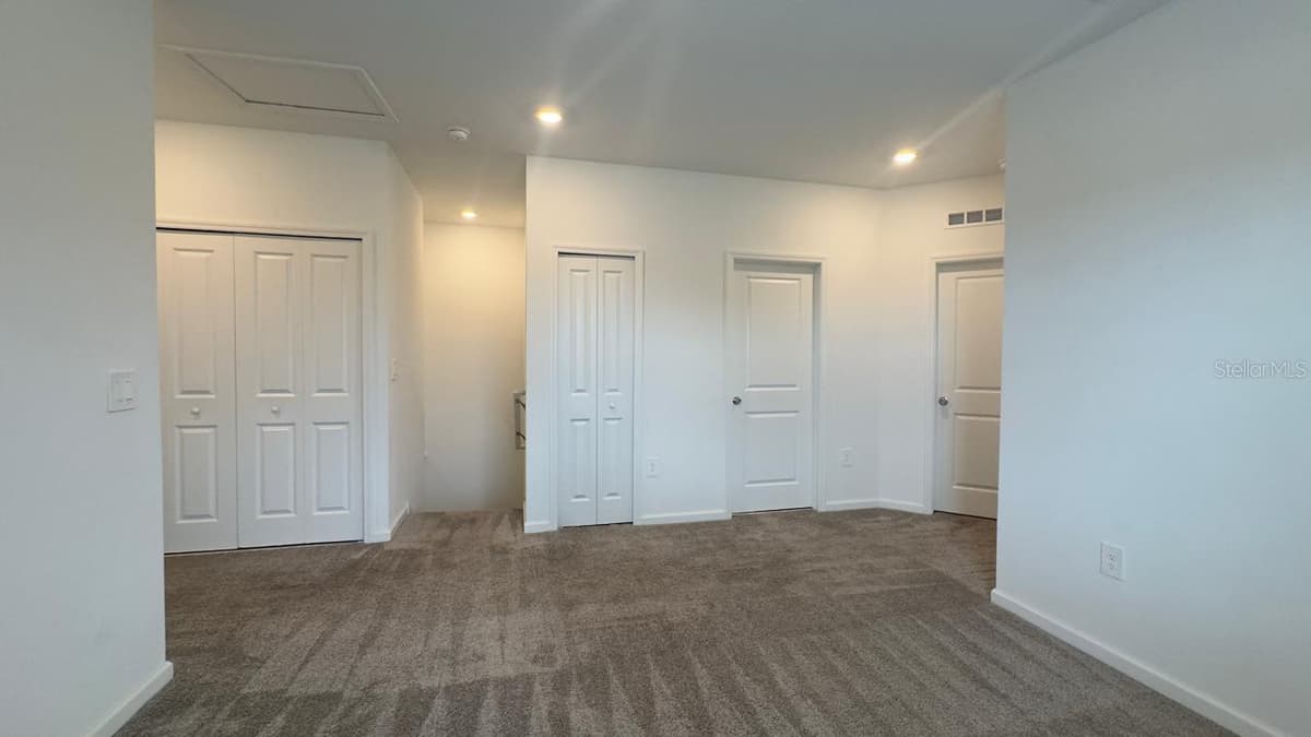 3255 LAURENT LOOP — photo 25 of 35