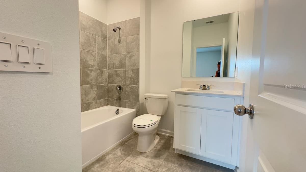 3255 LAURENT LOOP — photo 34 of 35