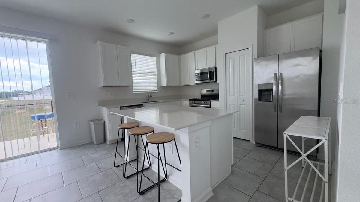 3255 LAURENT LOOP — photo 8 of 35