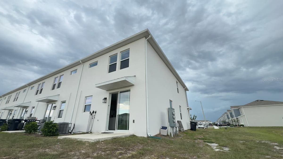3255 LAURENT LOOP — photo 15 of 35