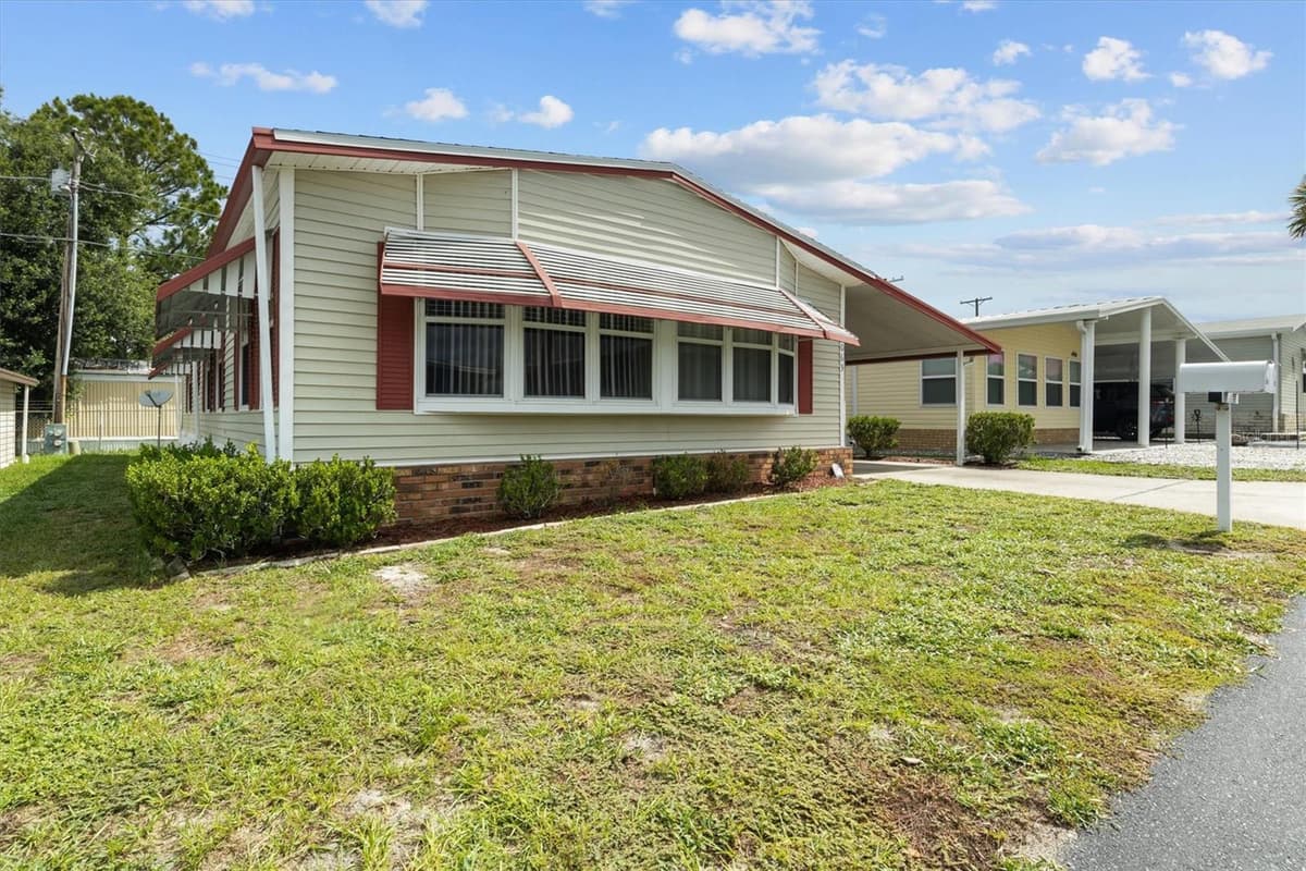 4063 ROLLING OAKS DRIVE — photo 12 of 53