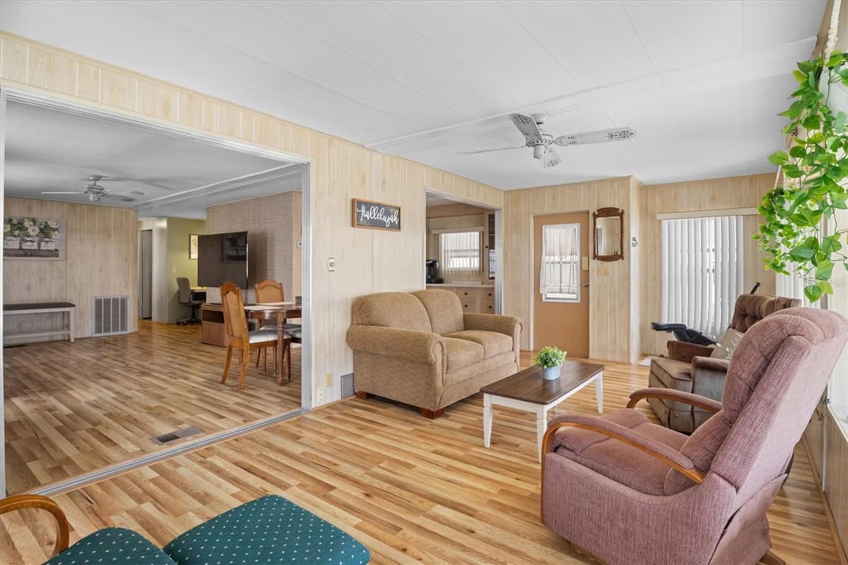 4063 ROLLING OAKS DRIVE — photo 14 of 53