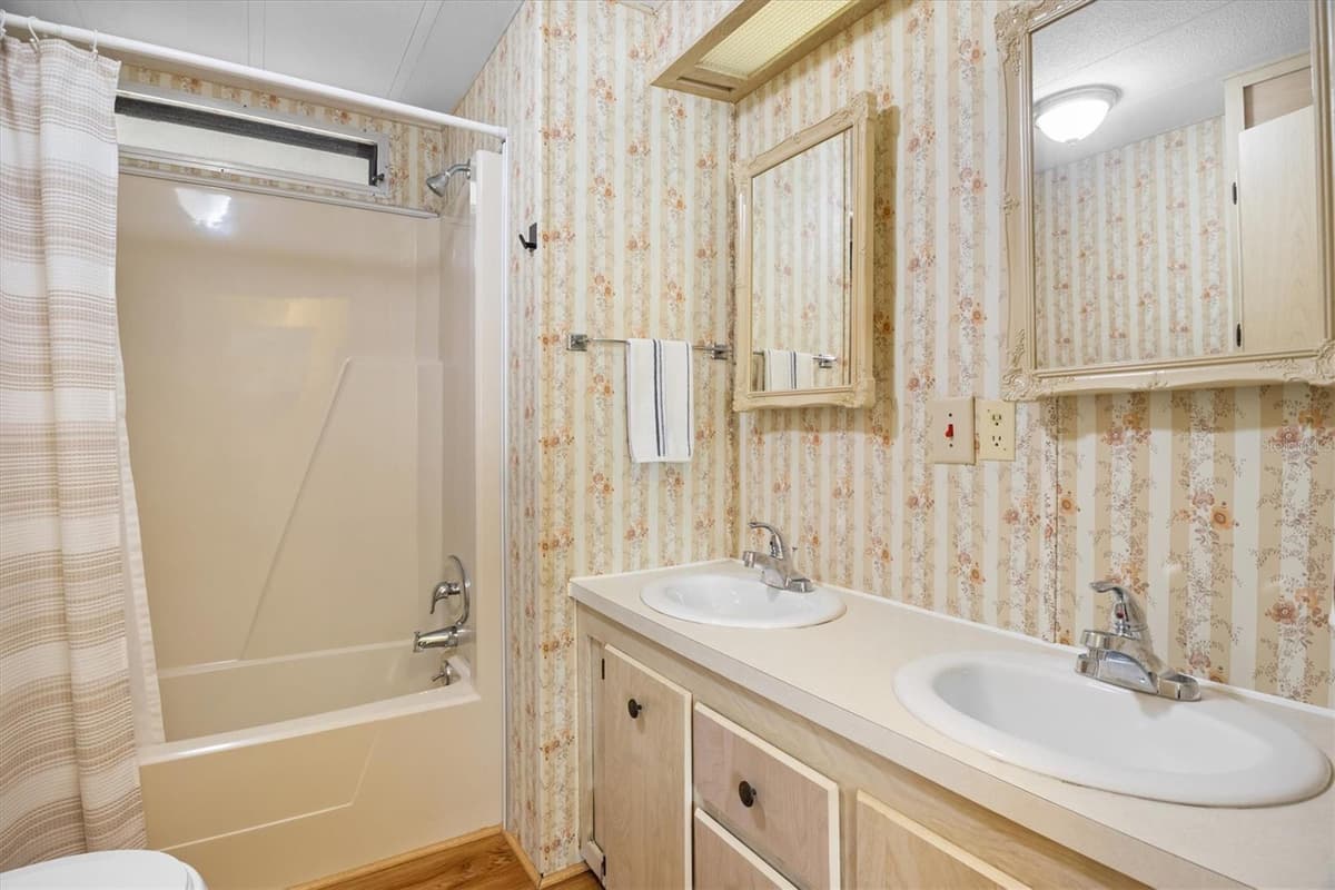 4063 ROLLING OAKS DRIVE — photo 27 of 53