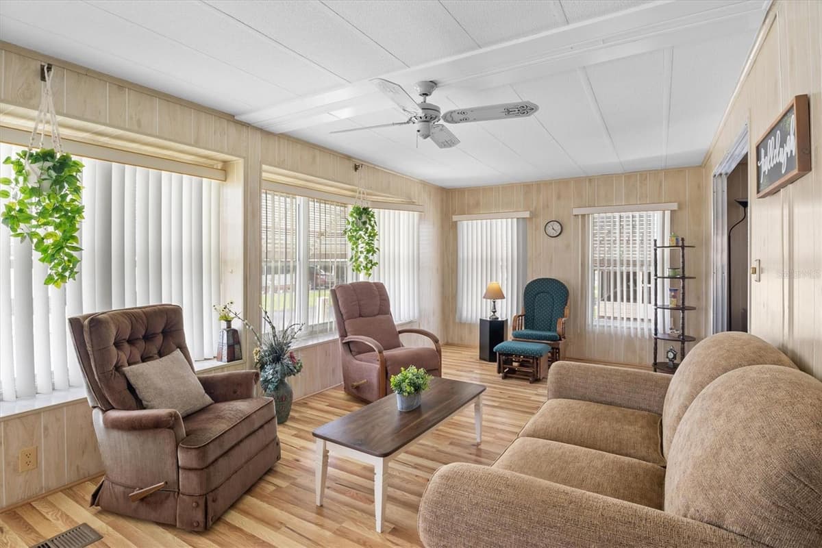 4063 ROLLING OAKS DRIVE — photo 4 of 53