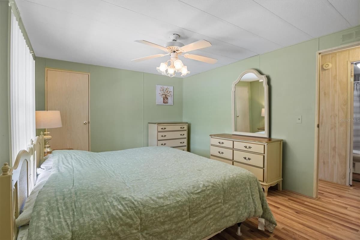 4063 ROLLING OAKS DRIVE — photo 23 of 53