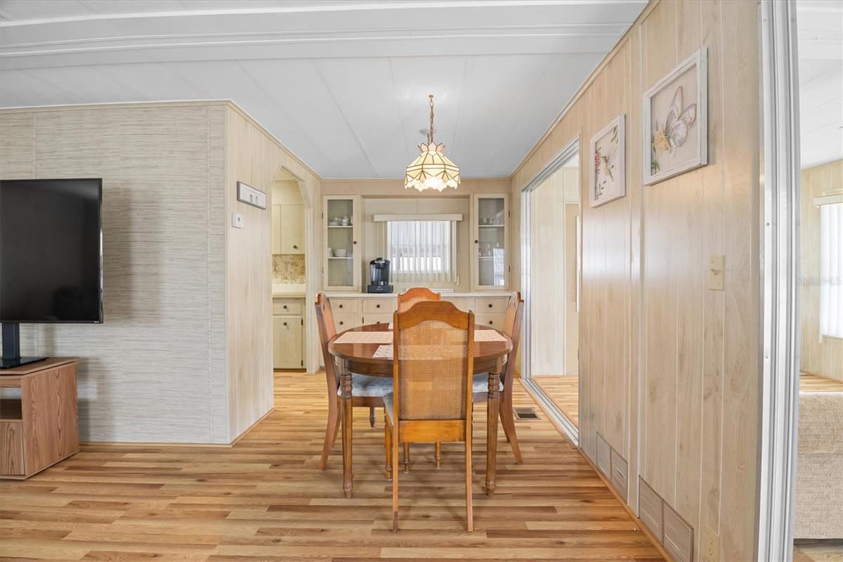 4063 ROLLING OAKS DRIVE — photo 19 of 53