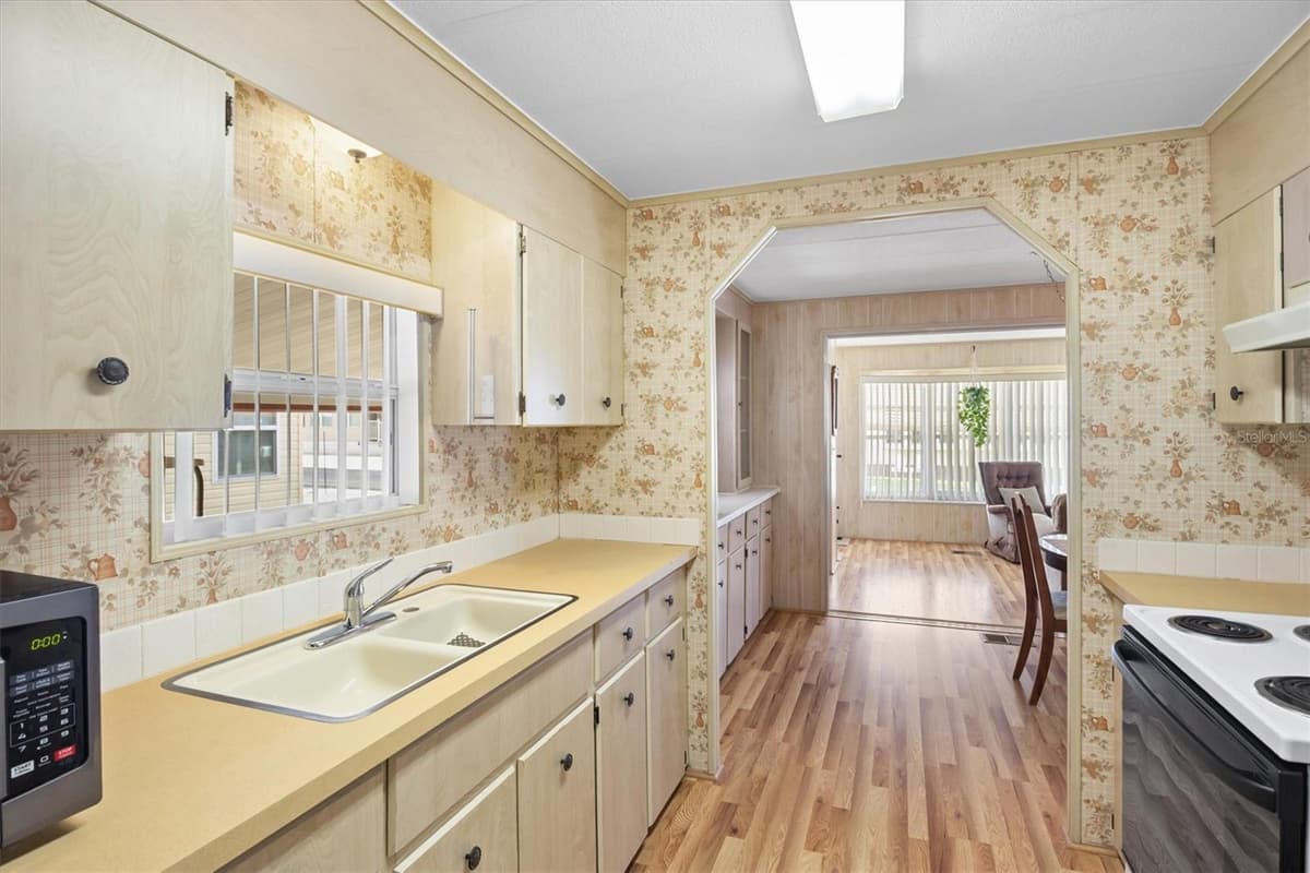4063 ROLLING OAKS DRIVE — photo 7 of 53