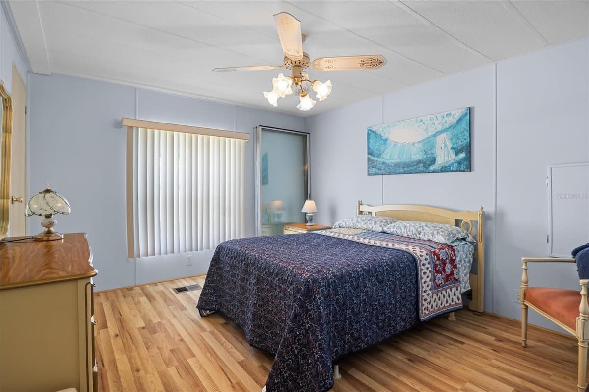 4063 ROLLING OAKS DRIVE — photo 10 of 53