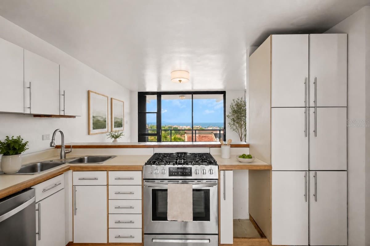 0 LA JOLLA DE PALMAS — photo 8 of 48