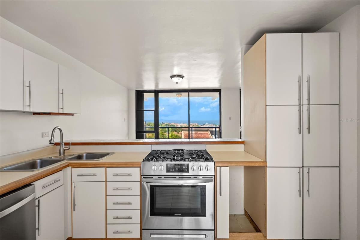 0 LA JOLLA DE PALMAS — photo 27 of 48
