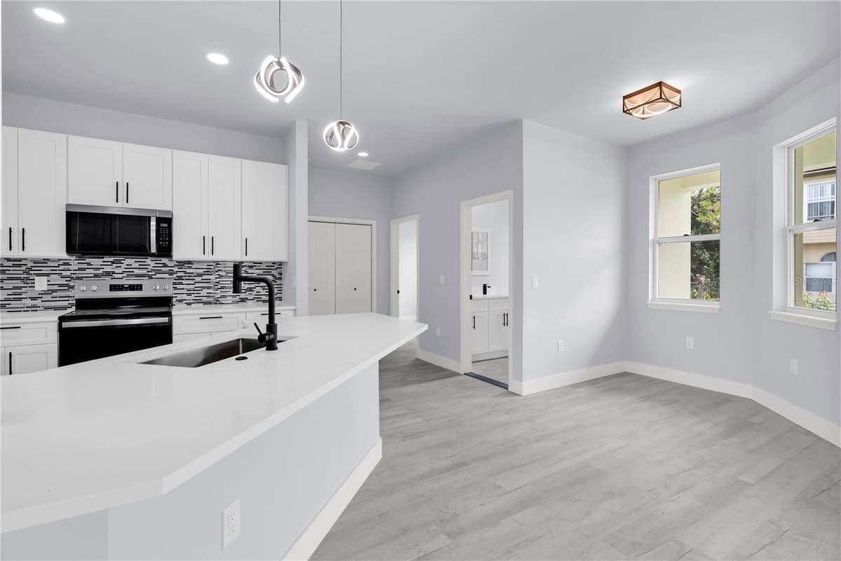 965 NANCY COURT — photo 9 of 30