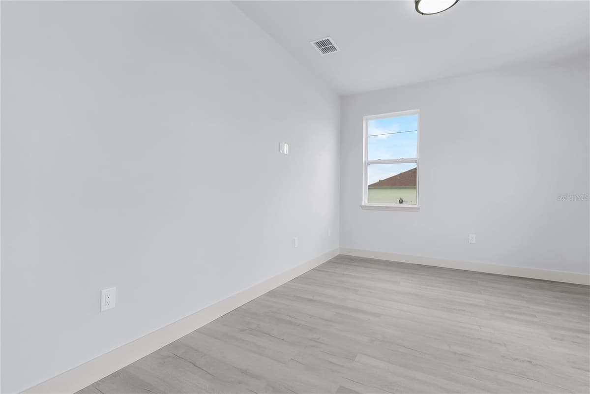 965 NANCY COURT — photo 5 of 30