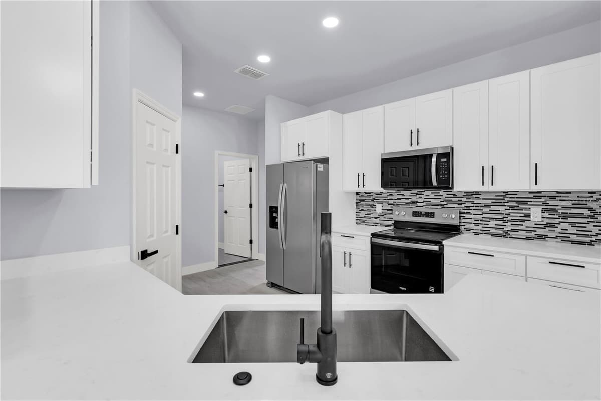 965 NANCY COURT — photo 10 of 30