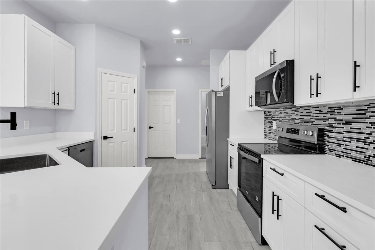 965 NANCY COURT — photo 11 of 30
