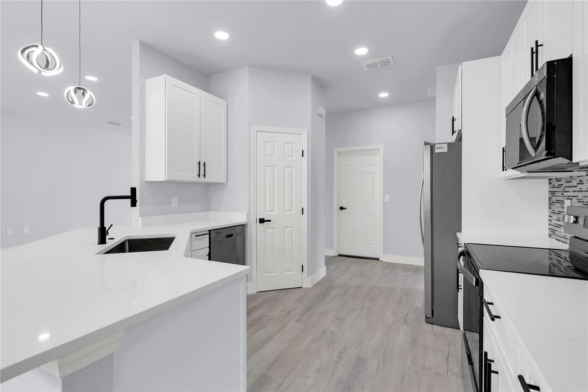 965 NANCY COURT — photo 12 of 30