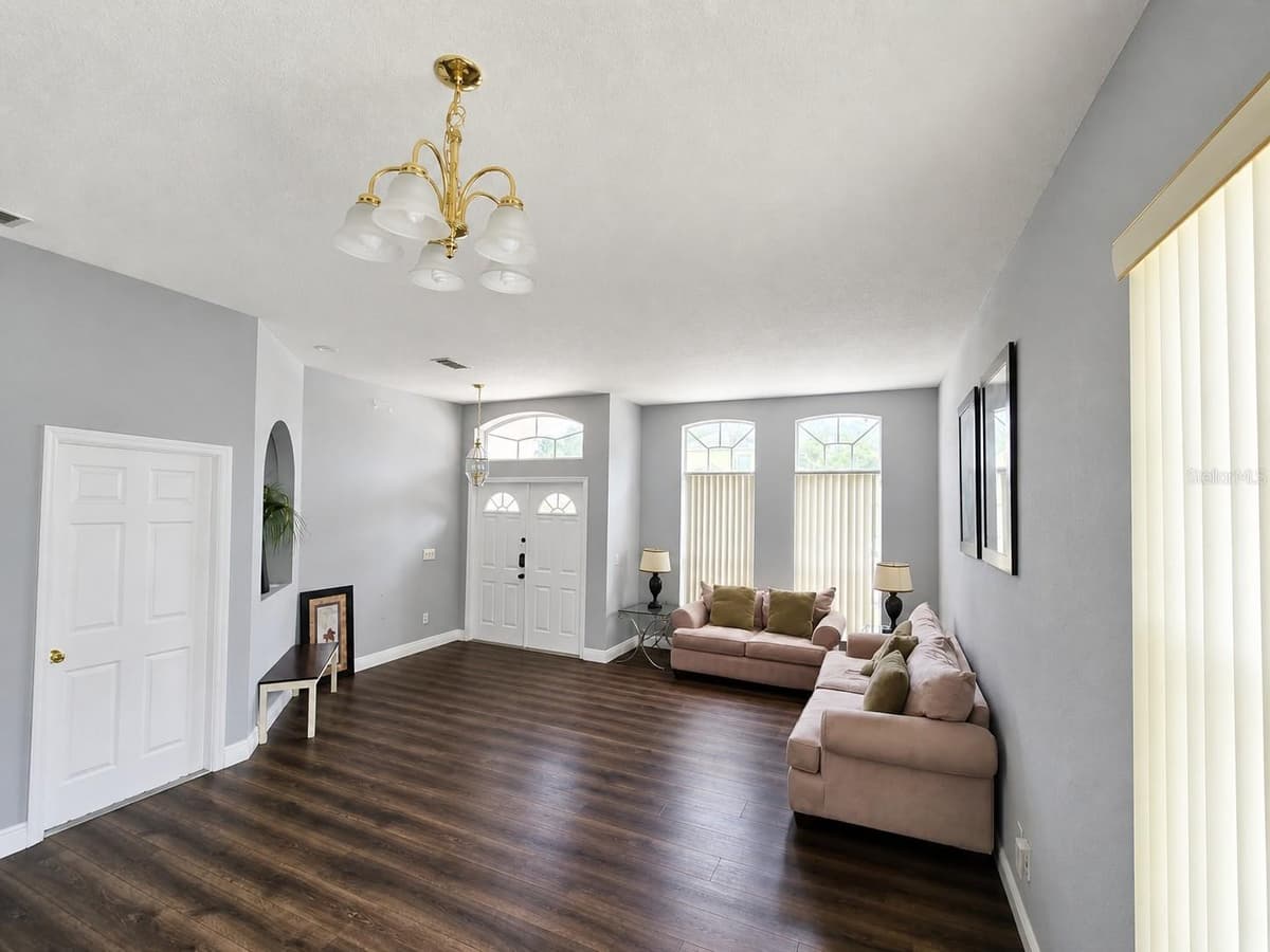 205 GLENEAGLES DRIVE — photo 7 of 18