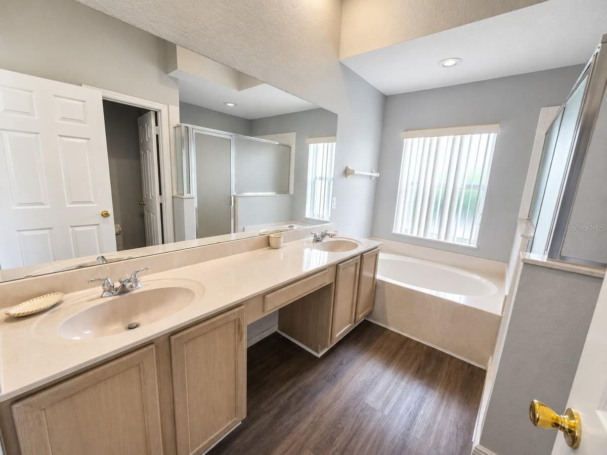 205 GLENEAGLES DRIVE — photo 12 of 18