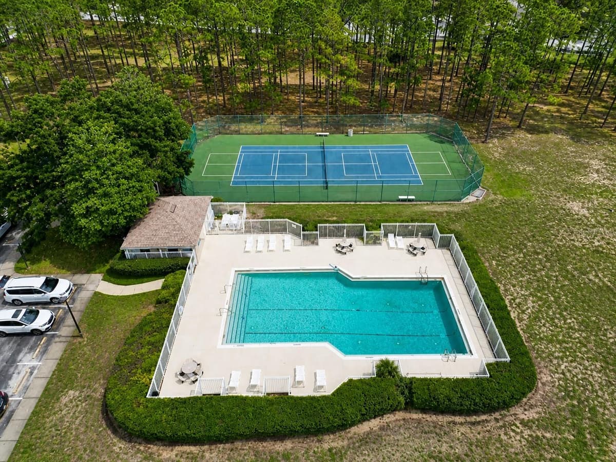 205 GLENEAGLES DRIVE — photo 4 of 18
