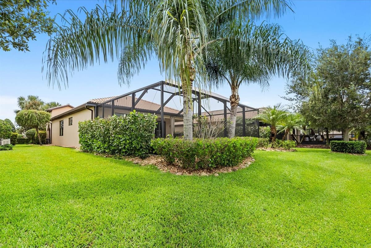 218 LONGVIEW DRIVE — photo 38 of 65