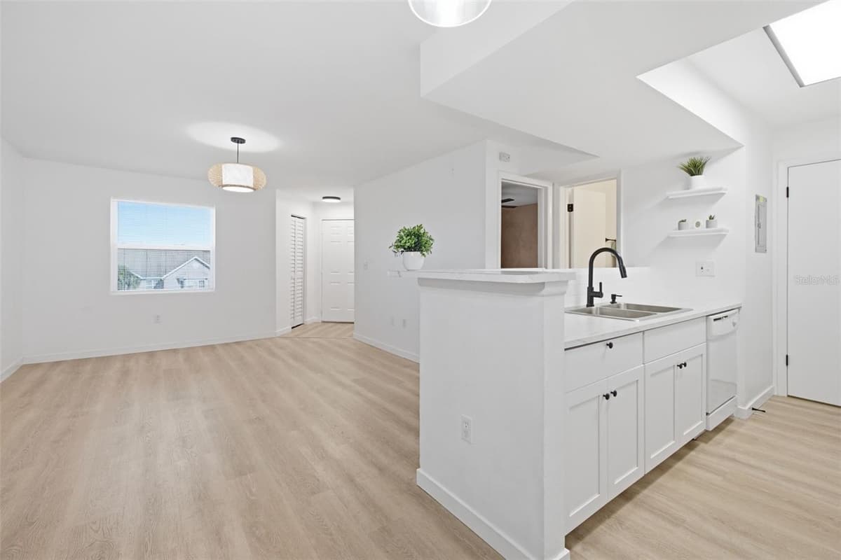 3038 PARKWAY BOULEVARD — photo 16 of 38