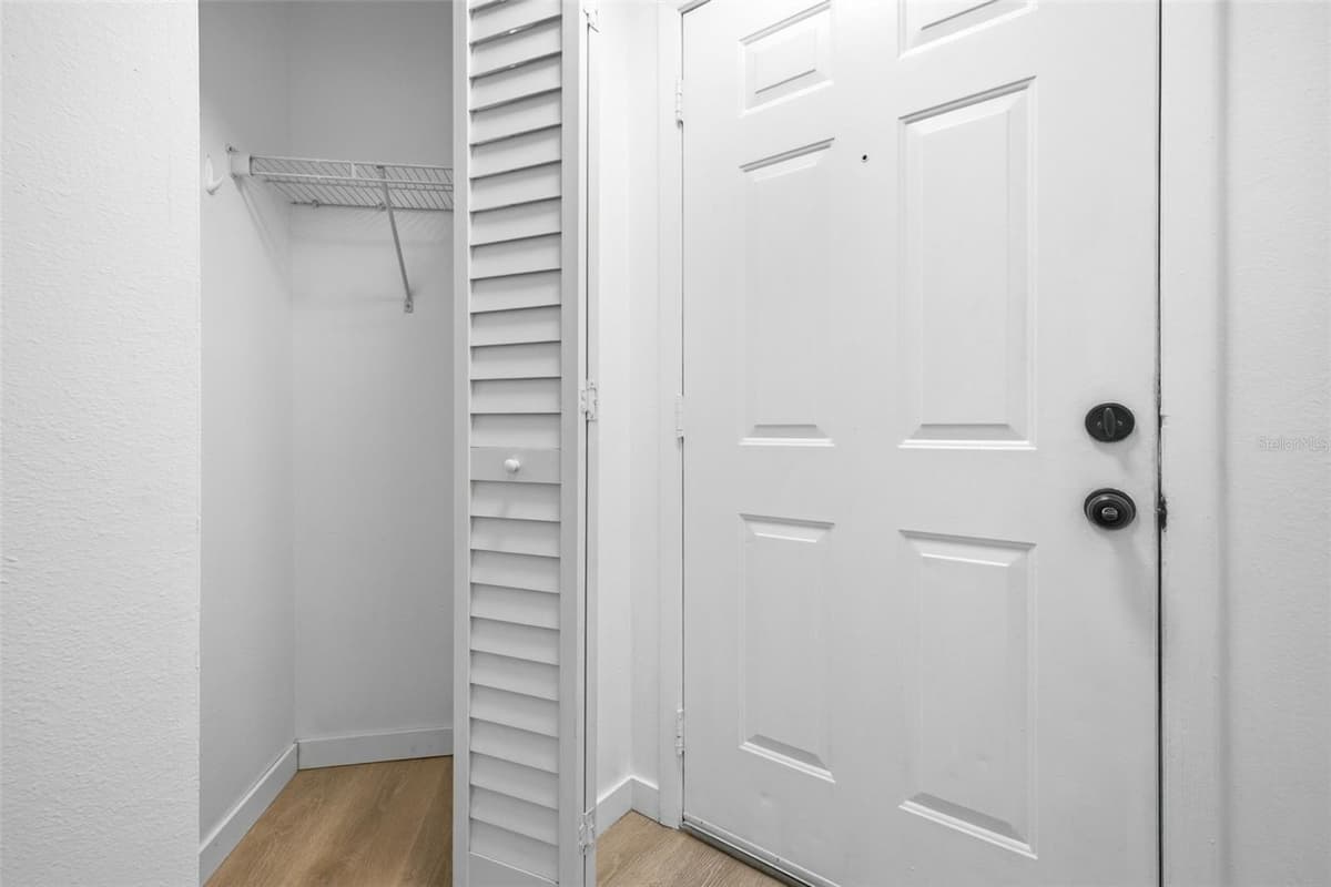 3038 PARKWAY BOULEVARD — photo 3 of 38