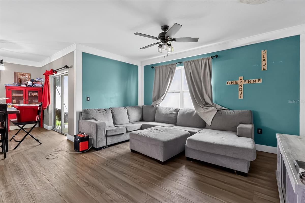 160 BELLA DRIVE — photo 4 of 30