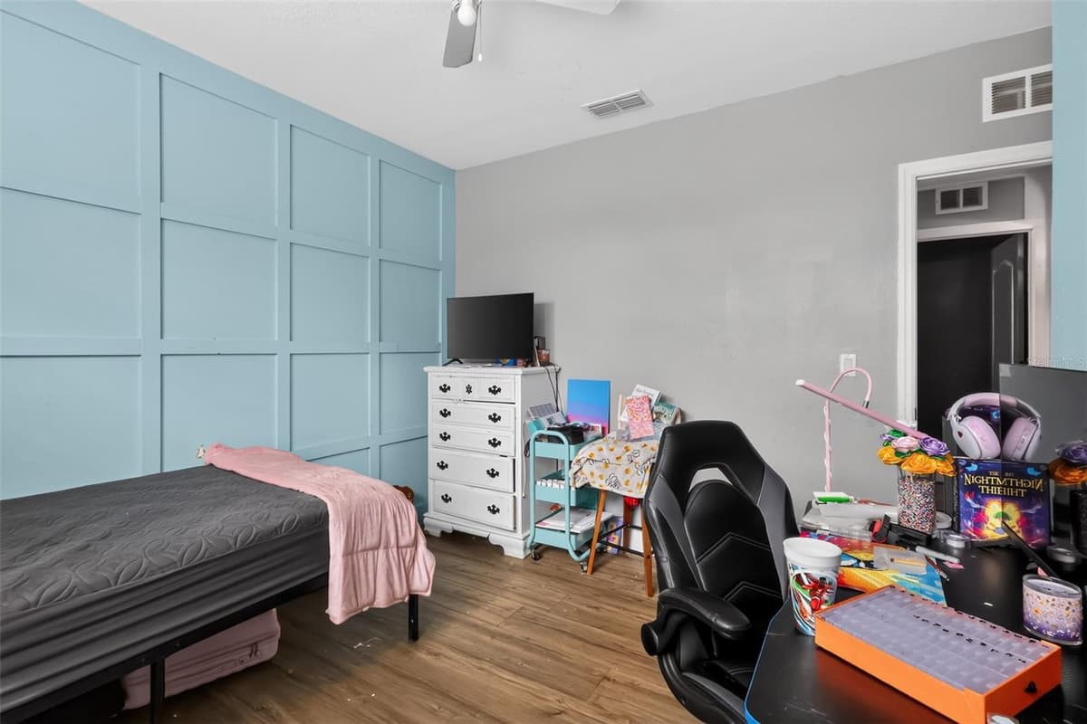 160 BELLA DRIVE — photo 18 of 30