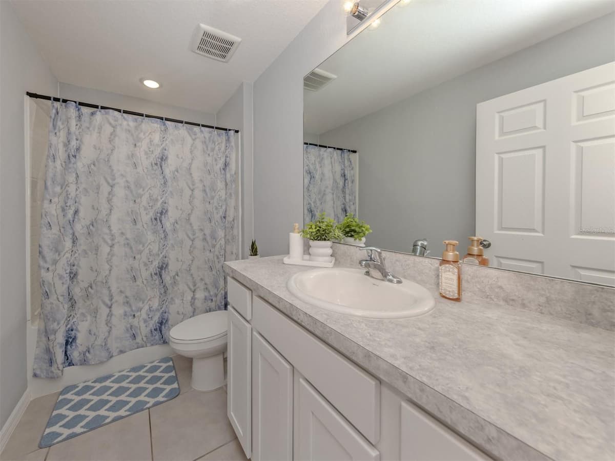 22444 DONALDA AVENUE — photo 10 of 47