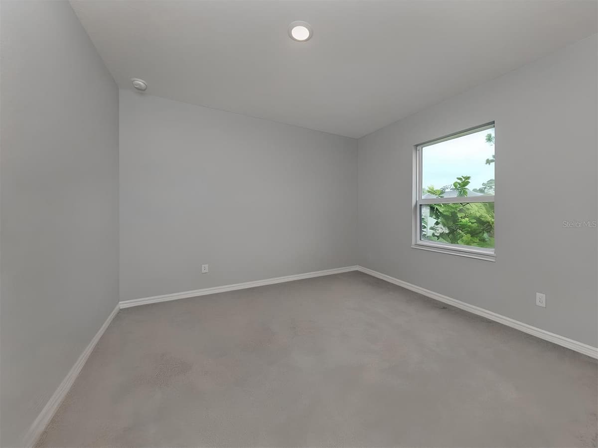 22444 DONALDA AVENUE — photo 12 of 47