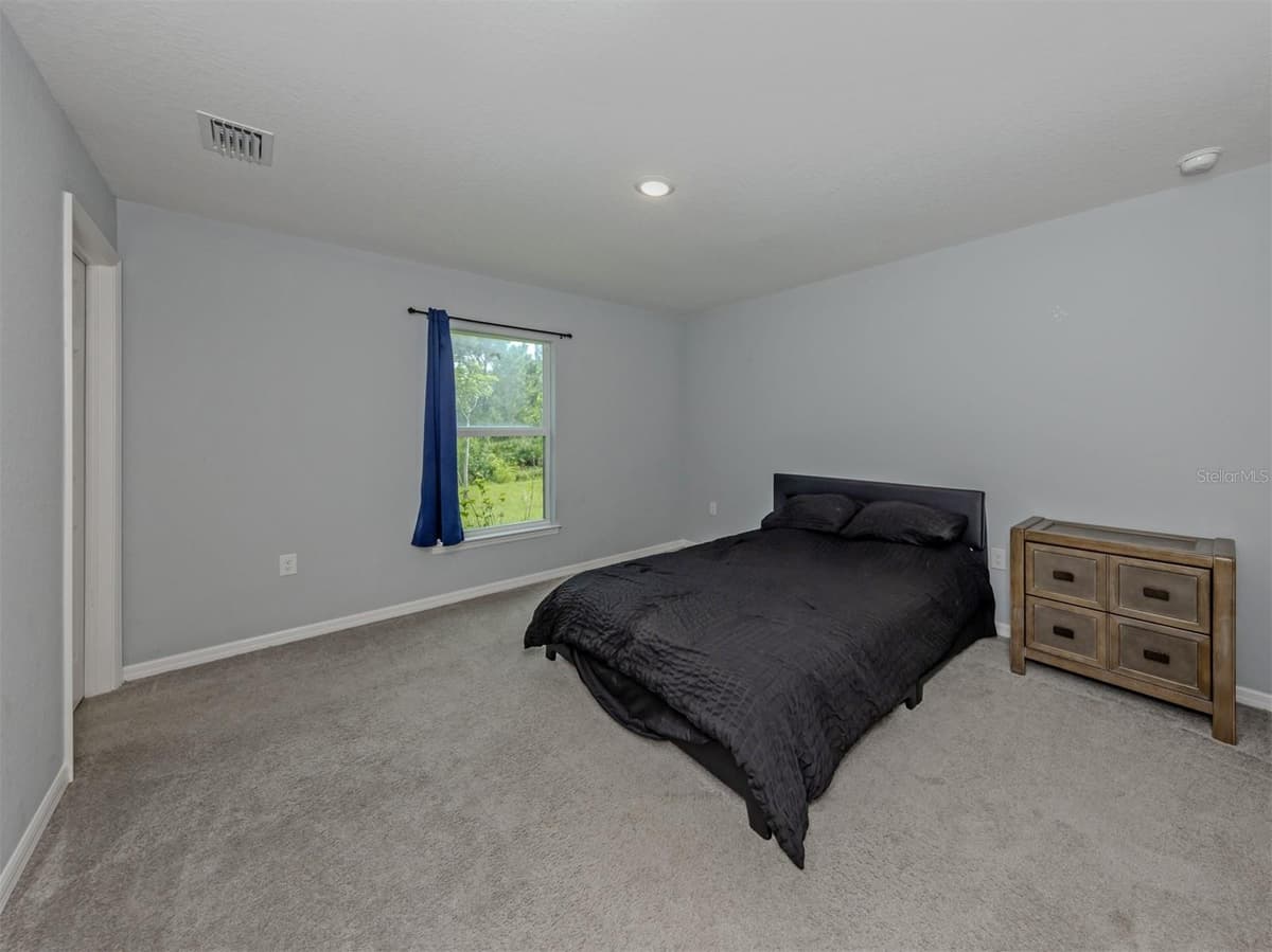 22444 DONALDA AVENUE — photo 13 of 47