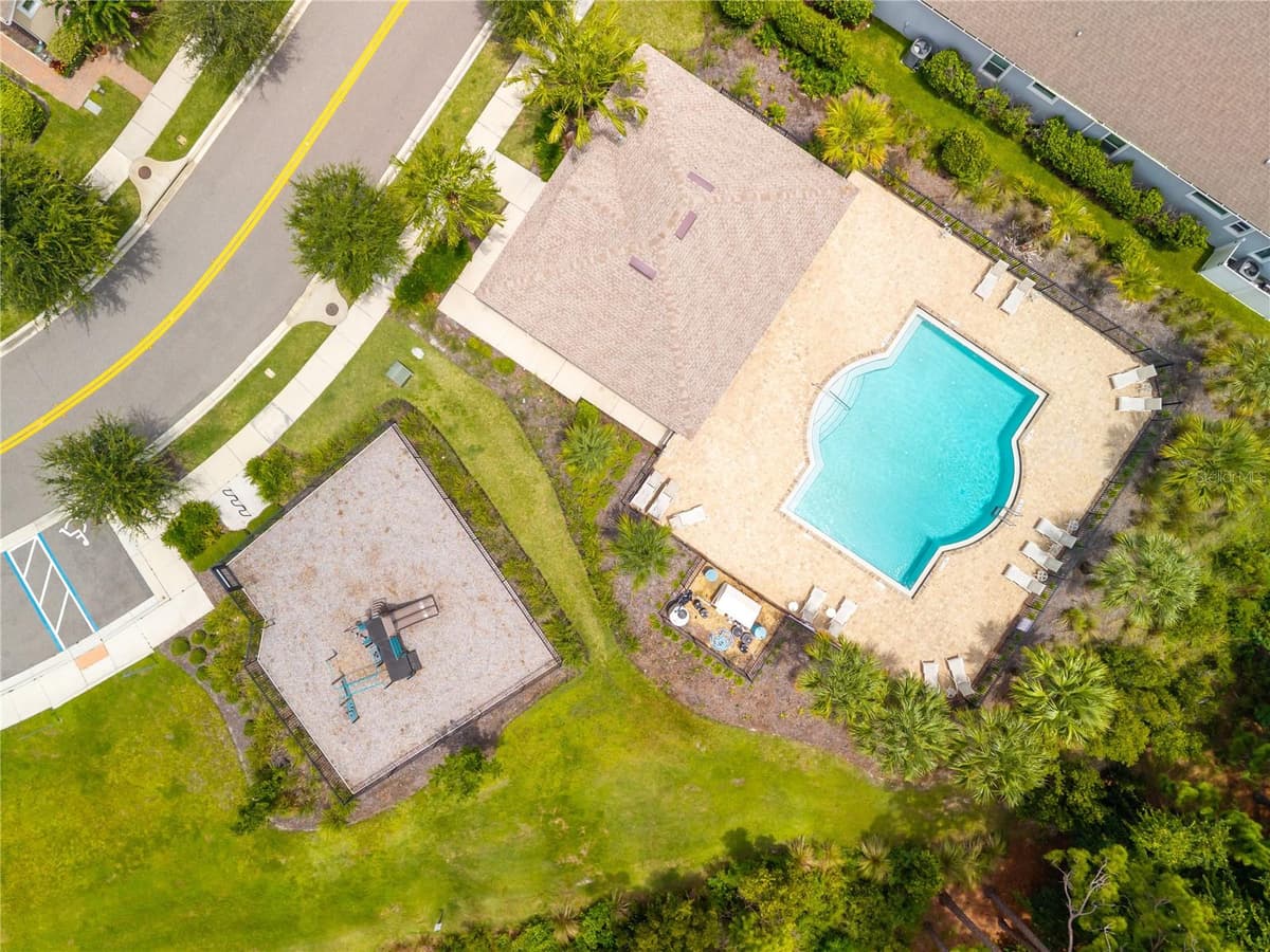 8013 BASILICA LANE — photo 31 of 32