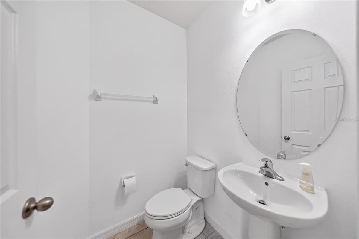 8013 BASILICA LANE — photo 10 of 32