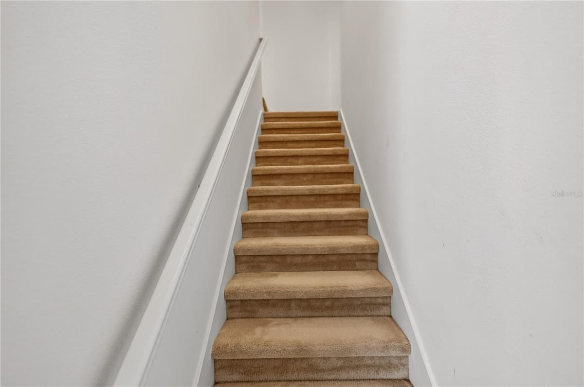8013 BASILICA LANE — photo 11 of 32