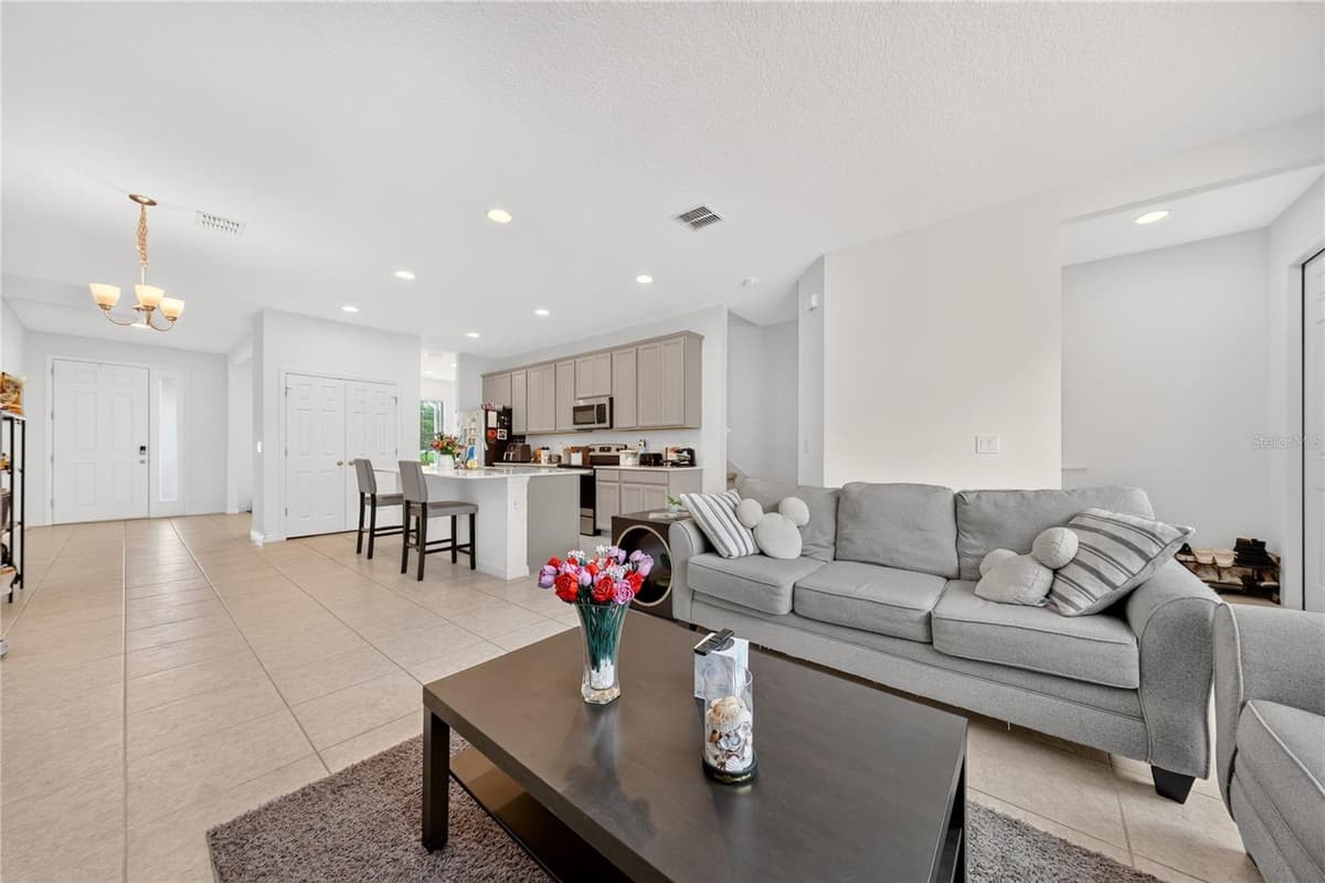 8013 BASILICA LANE — photo 5 of 32