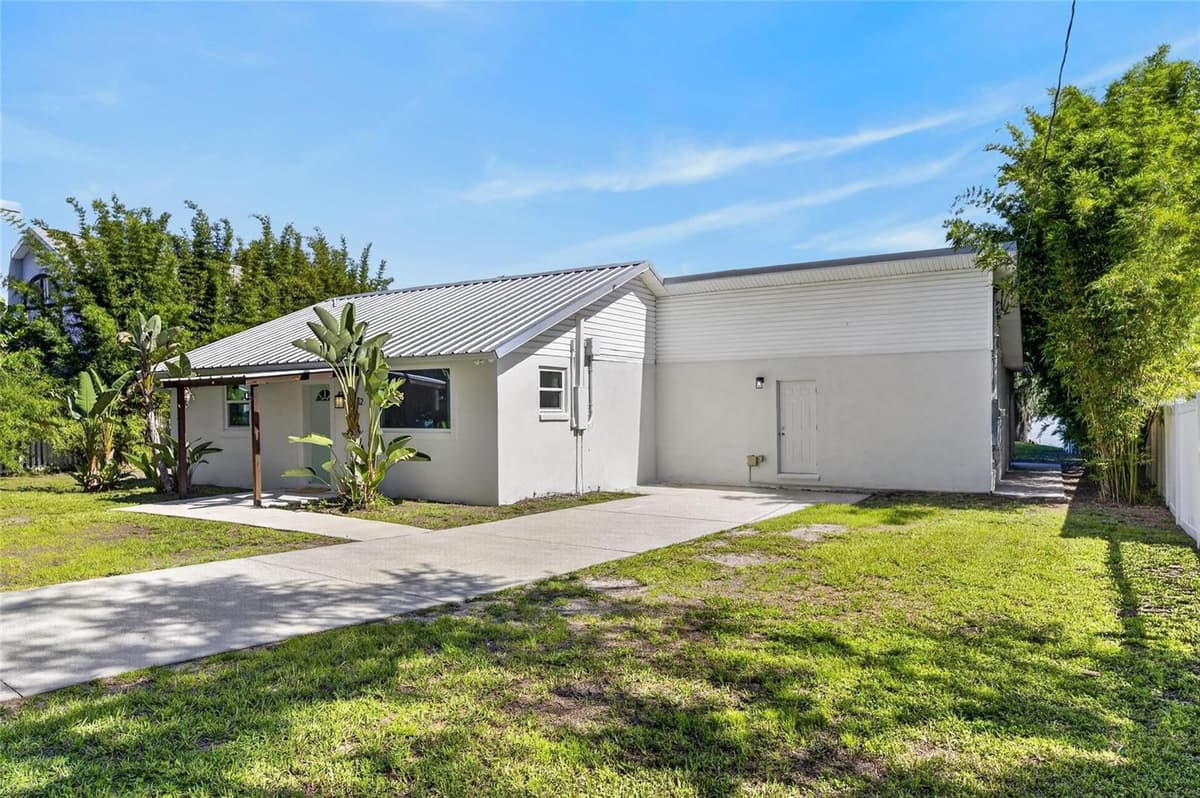 6712 MYRNA DRIVE — photo 8 of 89