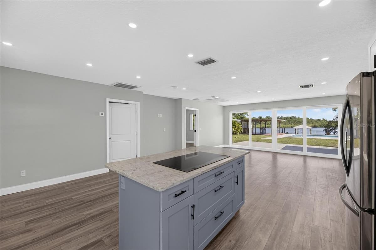6712 MYRNA DRIVE — photo 14 of 89