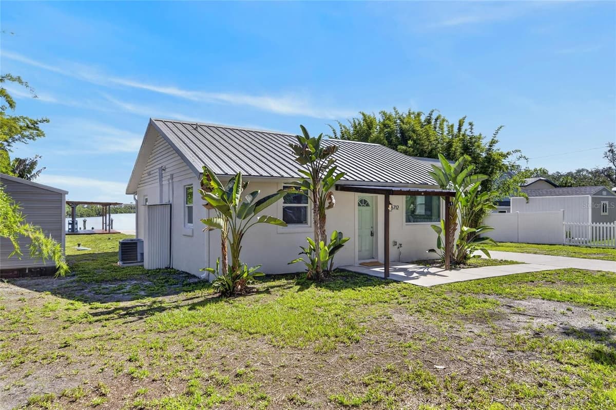 6712 MYRNA DRIVE — photo 9 of 89