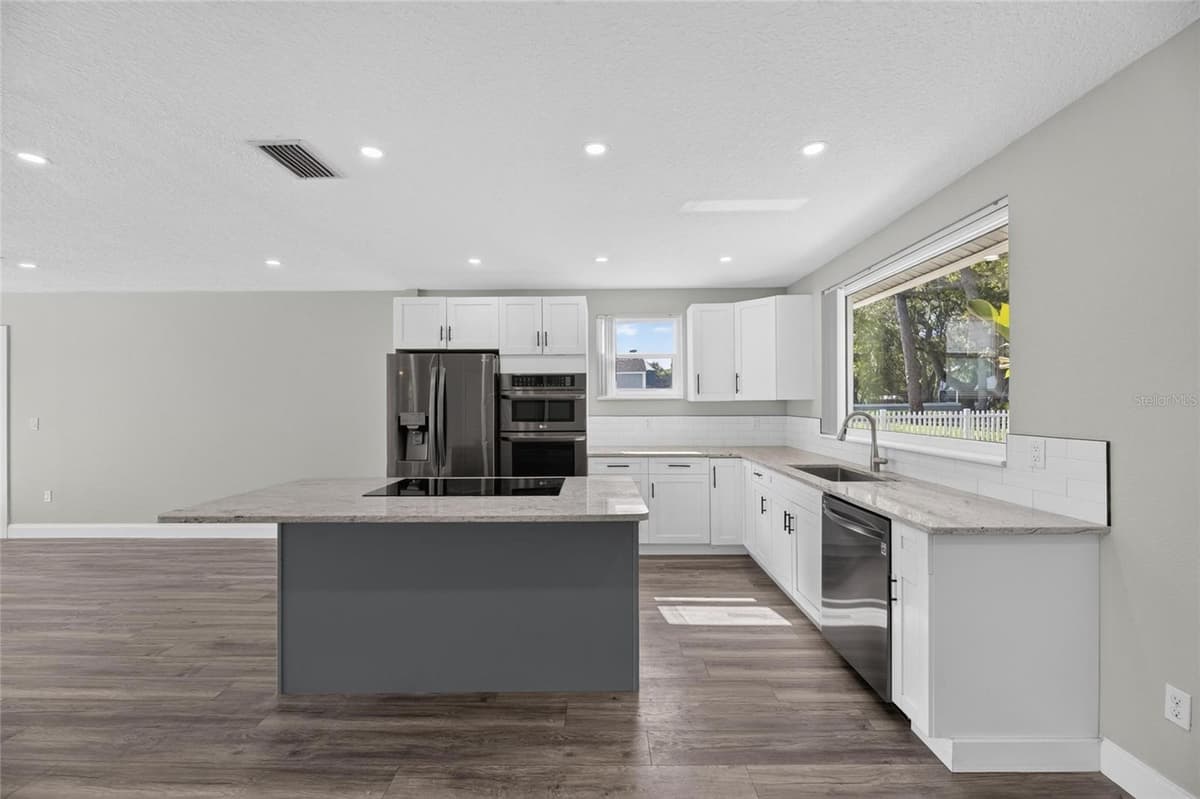 6712 MYRNA DRIVE — photo 15 of 89