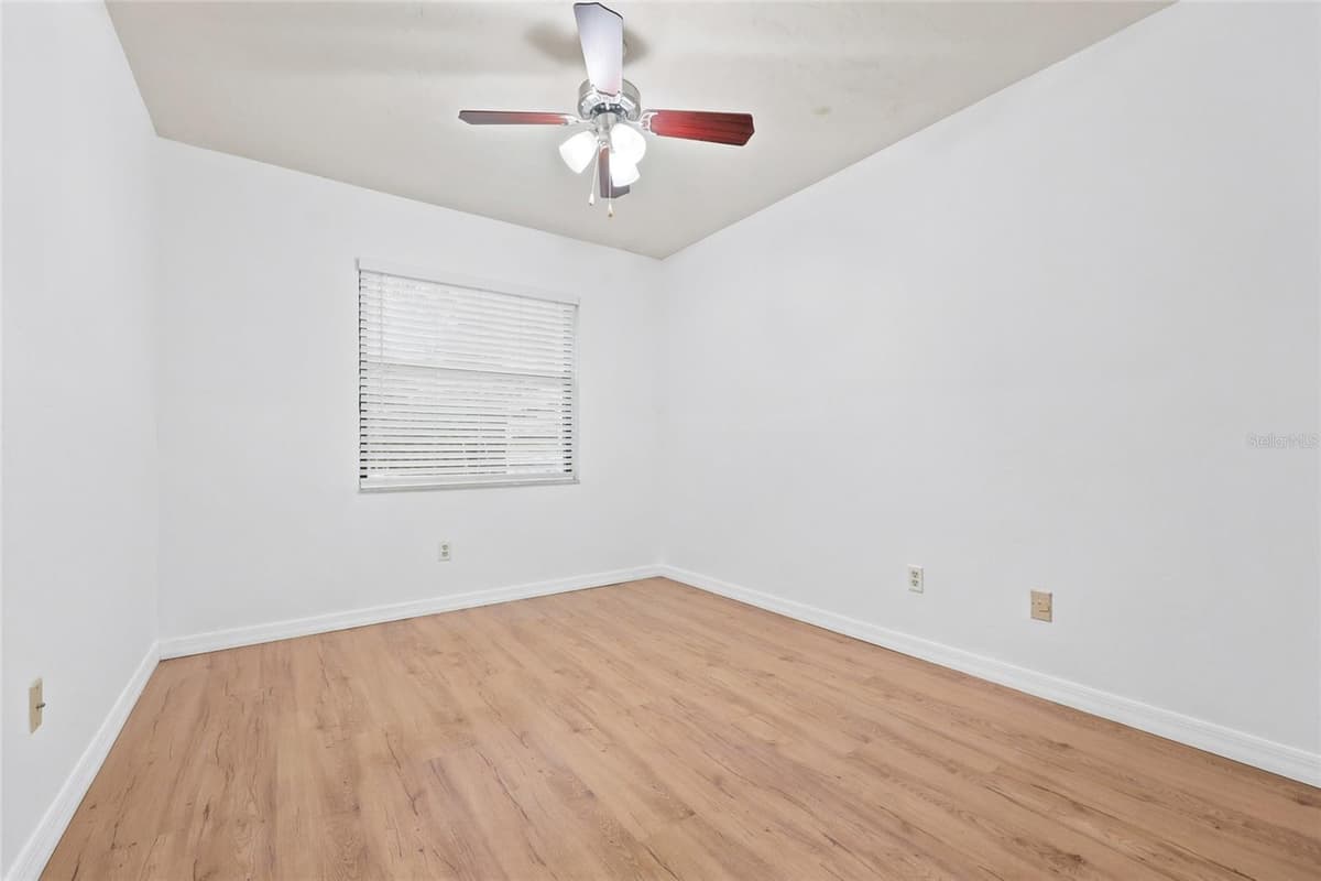 3405 52ND TERRACE — photo 10 of 19