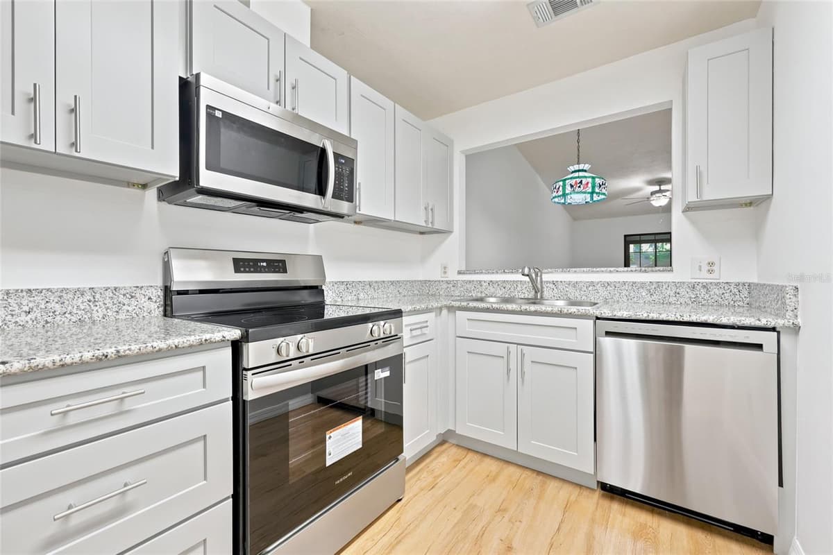3405 52ND TERRACE — photo 3 of 19
