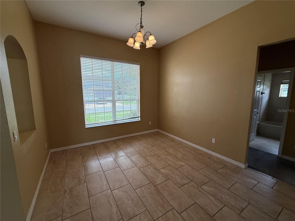7101 WHITE TRILLIUM CIRCLE — photo 5 of 24