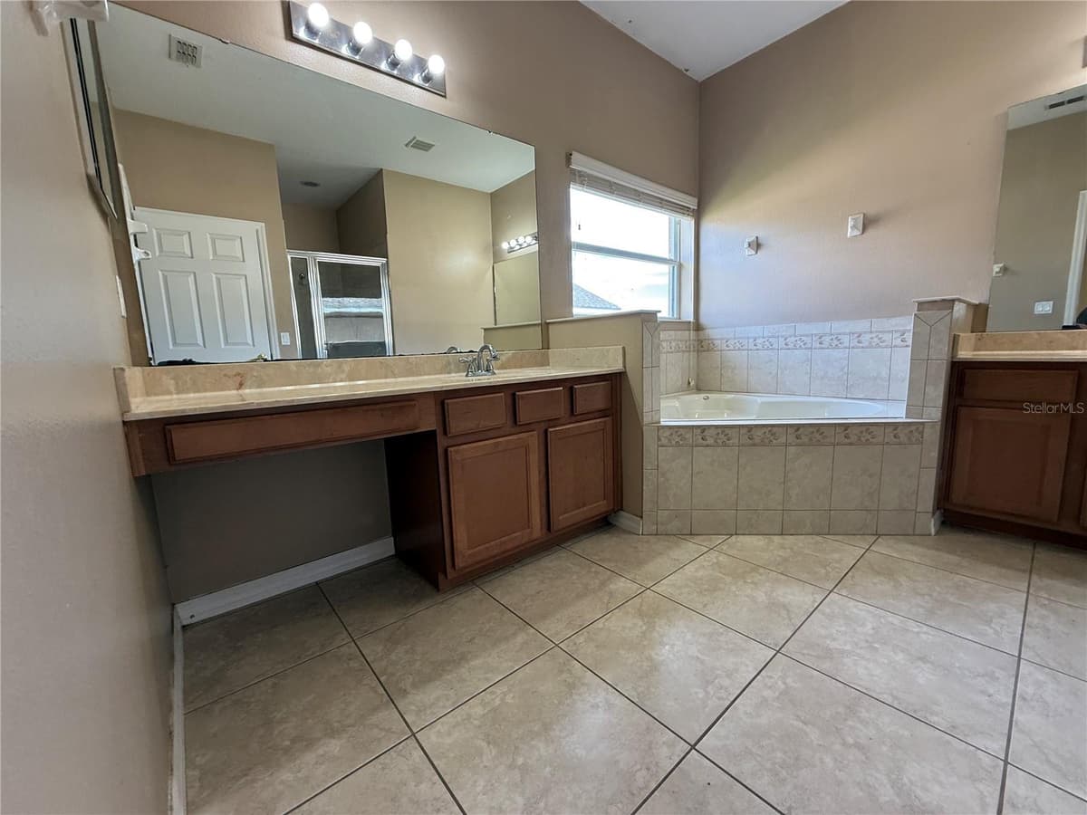 7101 WHITE TRILLIUM CIRCLE — photo 14 of 24